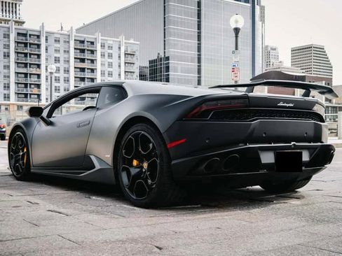 Used 2015 Lamborghini Huracan LP 610-4 image 3