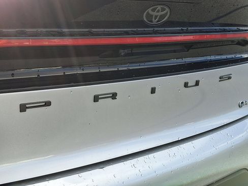 Used 2024 Toyota Prius LE image 8