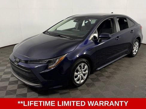 Used 2024 Toyota Corolla LE image 3