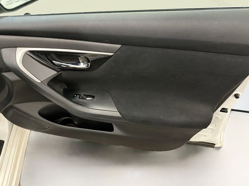 Used 2014 Nissan Altima 2.5 S FWD image 31