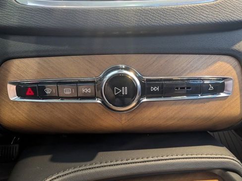 Used 2023 Volvo XC90 B6 Plus w/ Protection Package Premier image 25