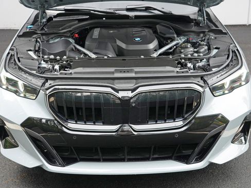 Used 2024 BMW 530i w/ M Sport Package RWD image 8