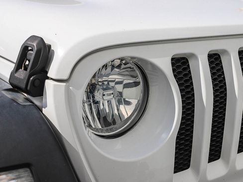 Used 2018 Jeep Wrangler Unlimited Sport S image 3