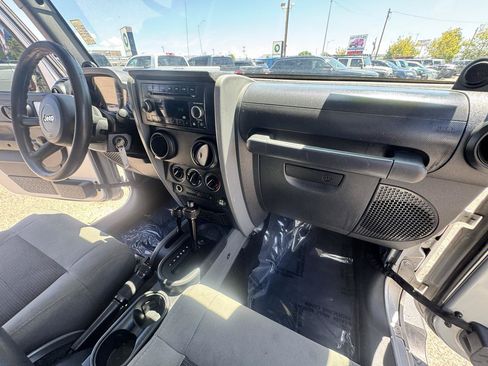 Used 2009 Jeep Wrangler Unlimited X w/ Trailer Tow Group AWD/4WD image 18