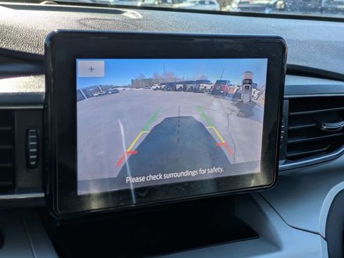 Used 2022 Ford Explorer XLT w/ Equipment Group 202A image 22