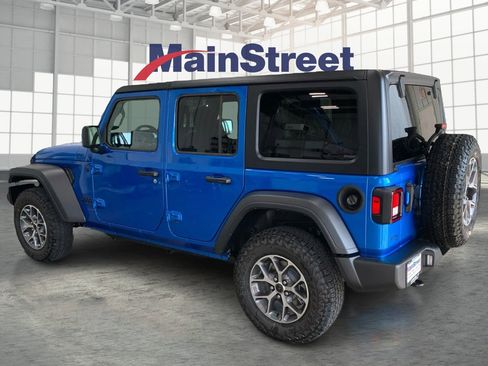 Used 2025 Jeep Wrangler Sport S image 3