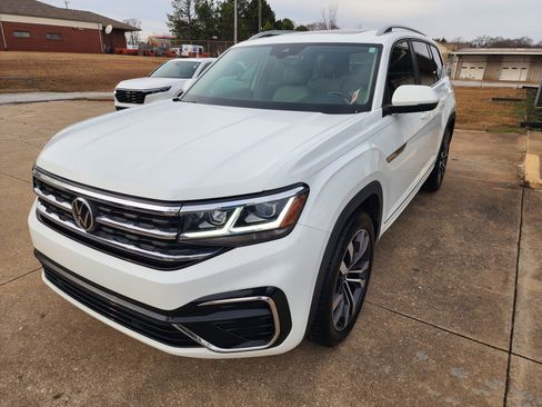 Used 2021 Volkswagen Atlas SEL R-Line image 9