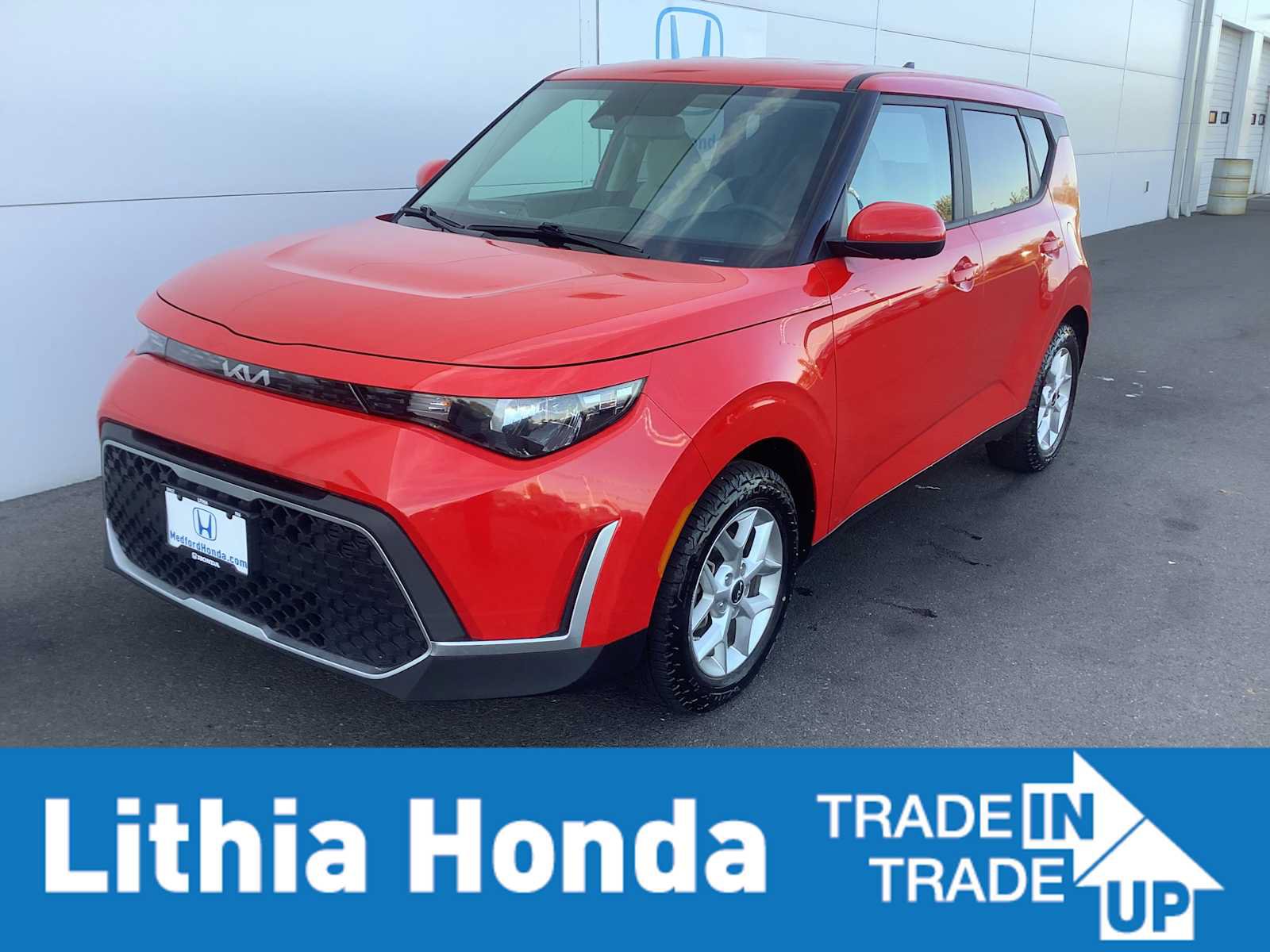 Used 2024 Kia Soul LX w/ Option Group 015 FWD image 1