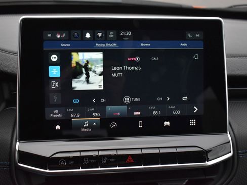 New 2026 Jeep Compass Latitude w/ Sun and Sound Group image 30