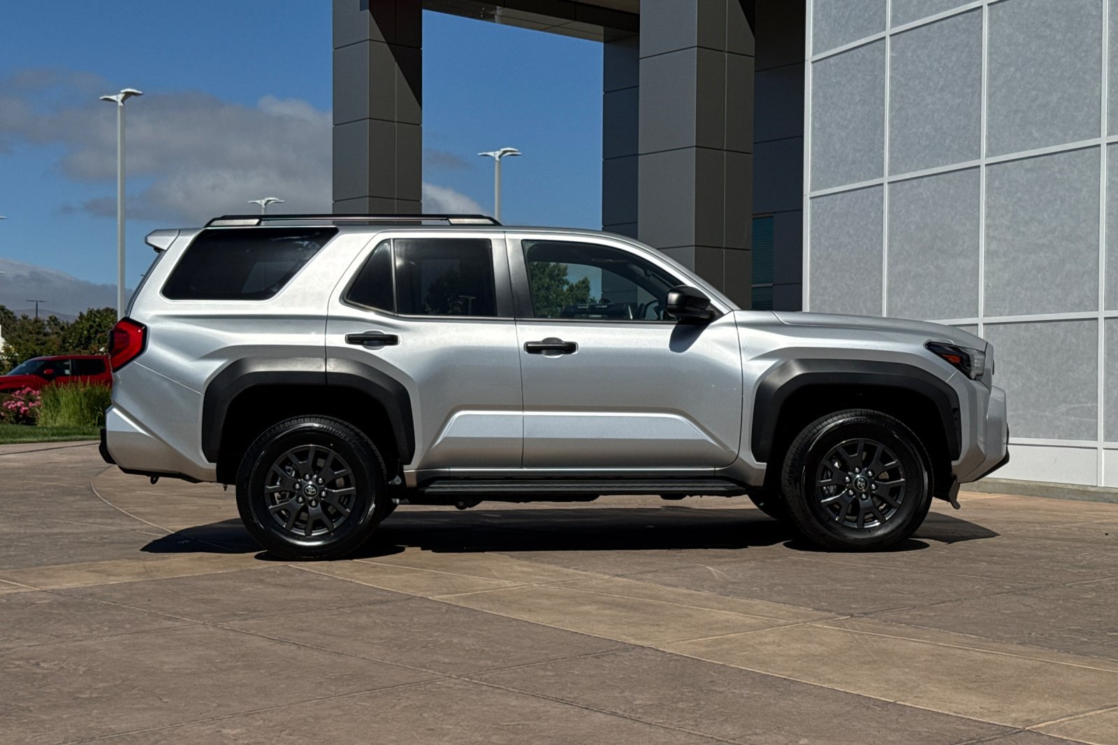 Used 2025 Toyota 4Runner SR5 AWD/4WD image 3