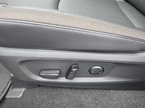 New 2026 Nissan Pathfinder SL FWD image 17