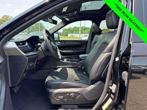 Used 2025 Jeep Grand Cherokee L Altitude AWD/4WD image 3