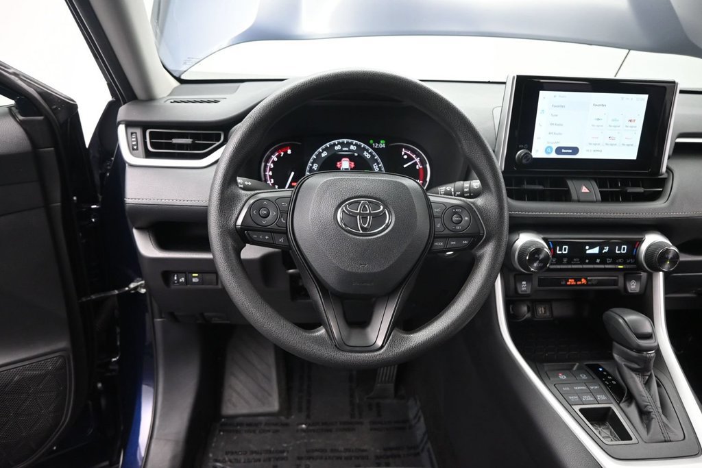 Used 2025 Toyota RAV4 XLE AWD/4WD image 34