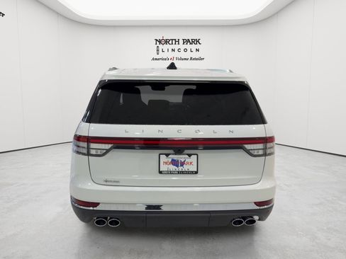 New 2026 Lincoln Aviator Reserve w/ Illumination Package RWD image 4