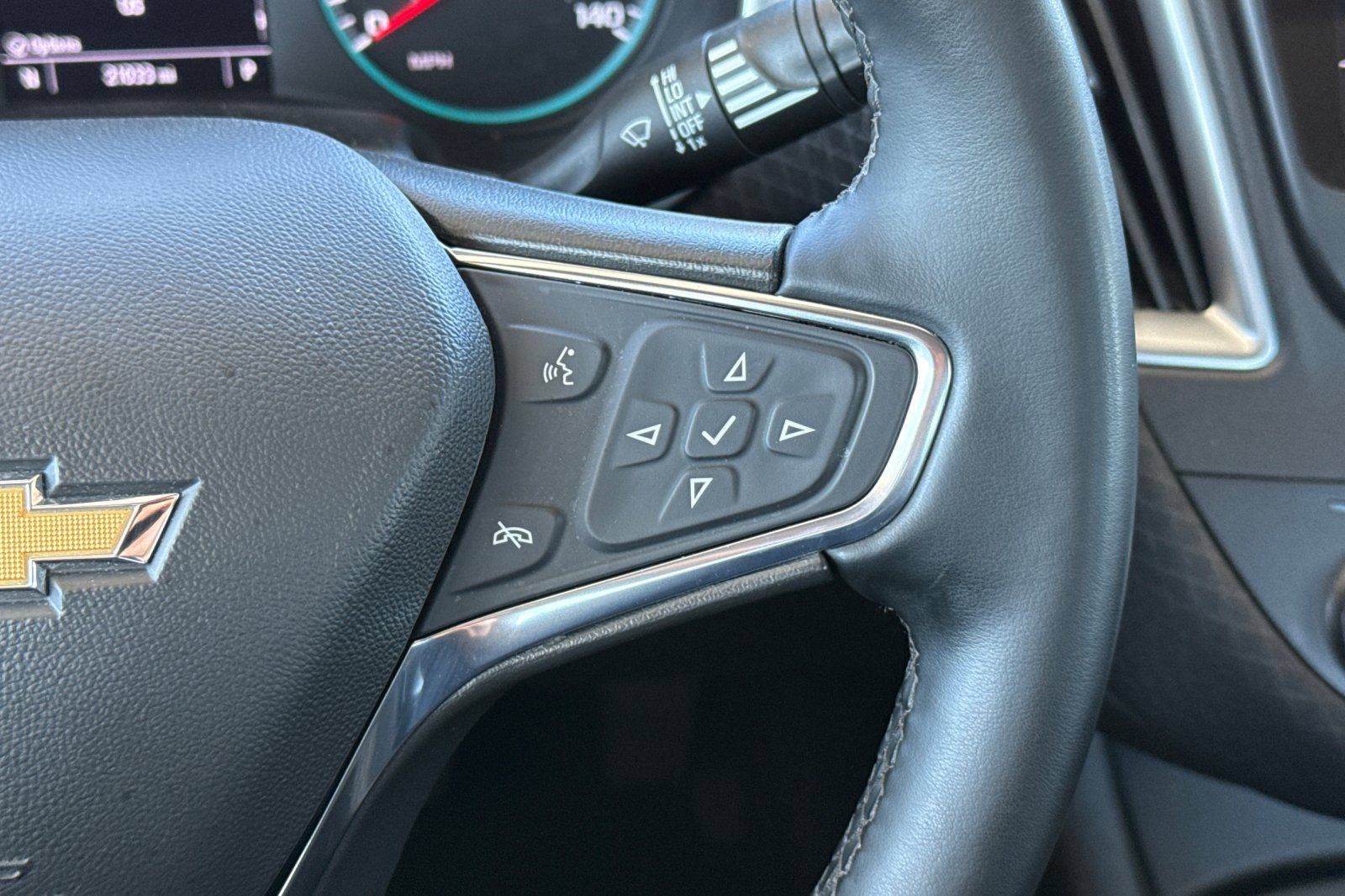 Used 2025 Chevrolet Malibu RS FWD image 34