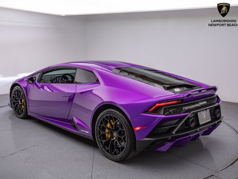 Used 2022 Lamborghini Huracan EVO image 4