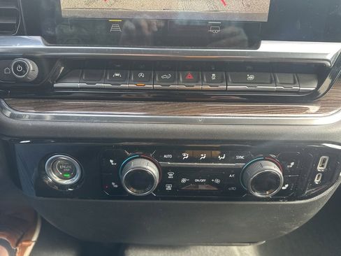 Used 2023 Chevrolet Silverado 1500 LT image 19