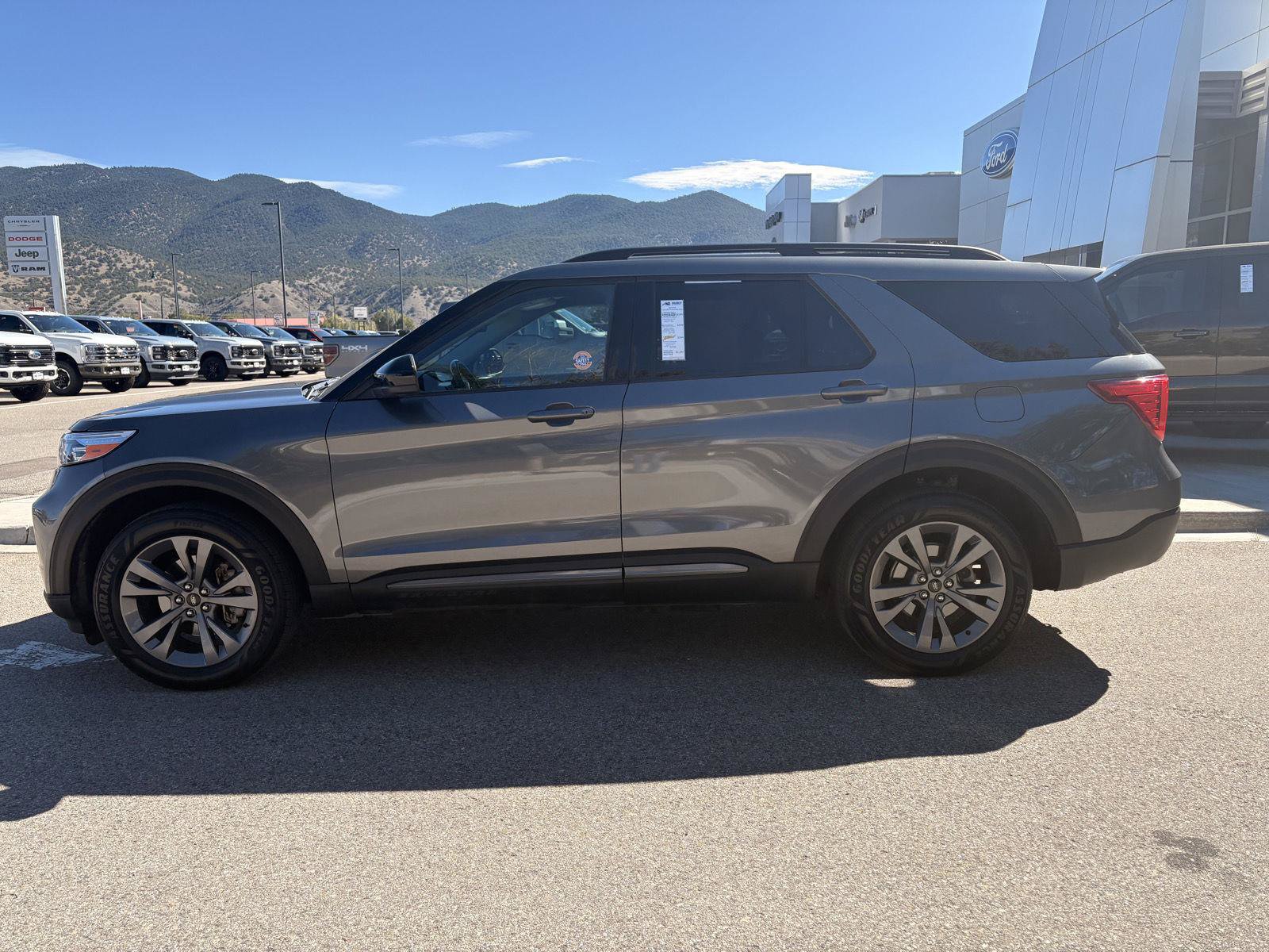 Used 2023 Ford Explorer XLT w/ Equipment Group 202A AWD/4WD image 2