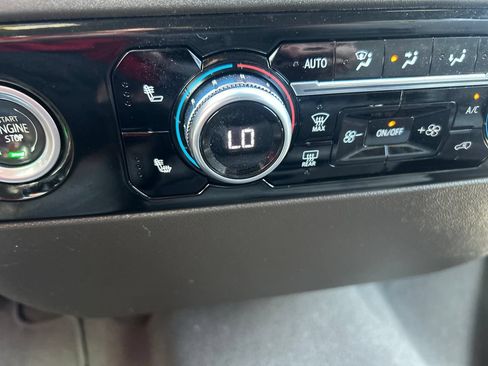 Used 2022 GMC Sierra 1500 SLT AWD/4WD image 31