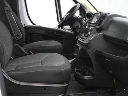 Used 2025 RAM ProMaster 2500 w/ Convenience Group image 10