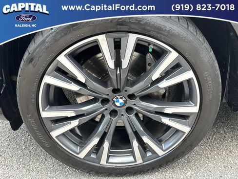 Used 2023 BMW X7 xDrive40i w/ Premium Package AWD/4WD image 13