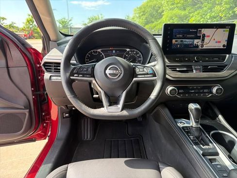 Used 2023 Nissan Altima 2.5 SL FWD image 16