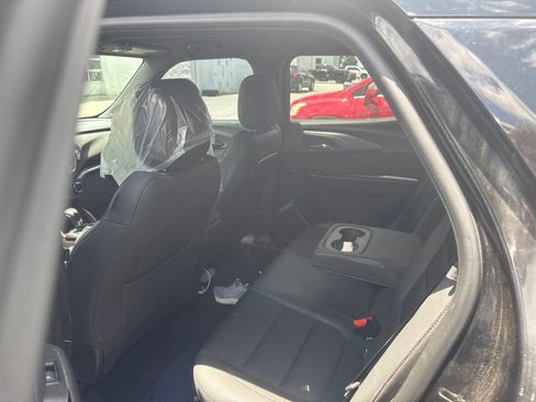 Used 2021 Chevrolet TrailBlazer RS w/ Technology Package FWD image 4