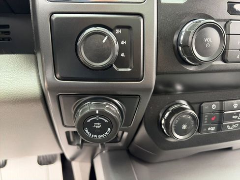 Used 2020 Ford F150 XLT w/ Equipment Group 302A Luxury AWD/4WD image 24