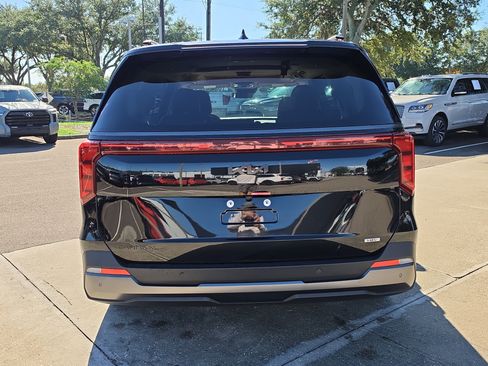 Certified 2026 Kia Carnival SX w/ SX Dark Edition Package FWD image 7