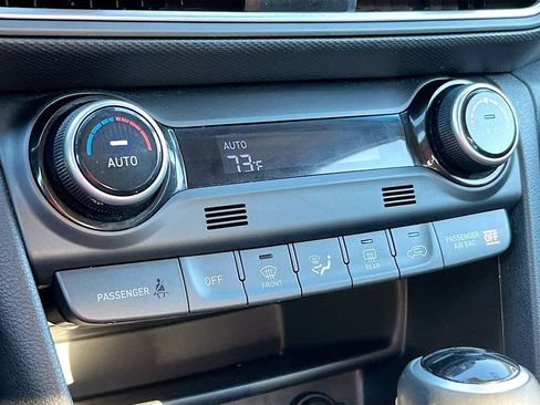 Used 2021 Hyundai Kona Limited image 15