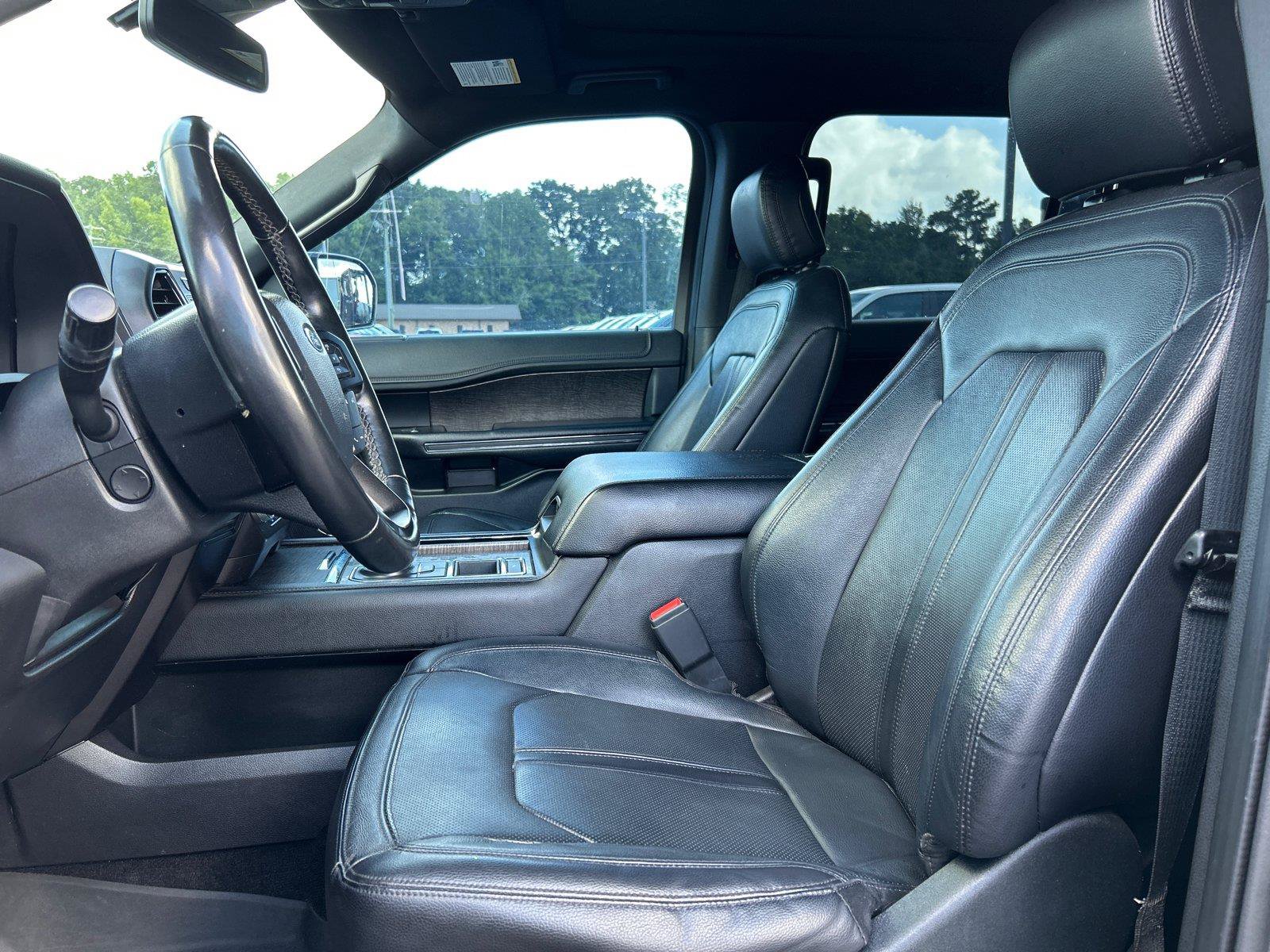 Used 2019 Ford Expedition Limited w/ Equipment Group 301A RWD image 18