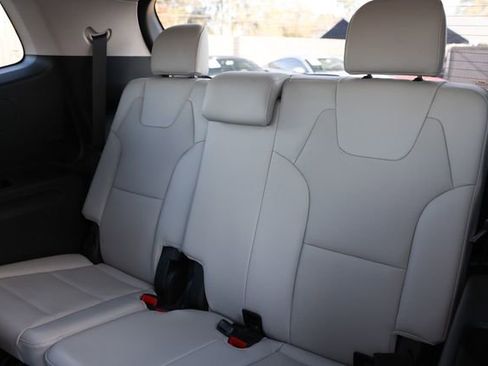 Used 2022 Kia Telluride EX w/ EX Premium Package image 28