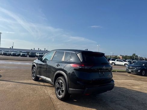 Certified 2024 Nissan Rogue SV AWD/4WD image 12