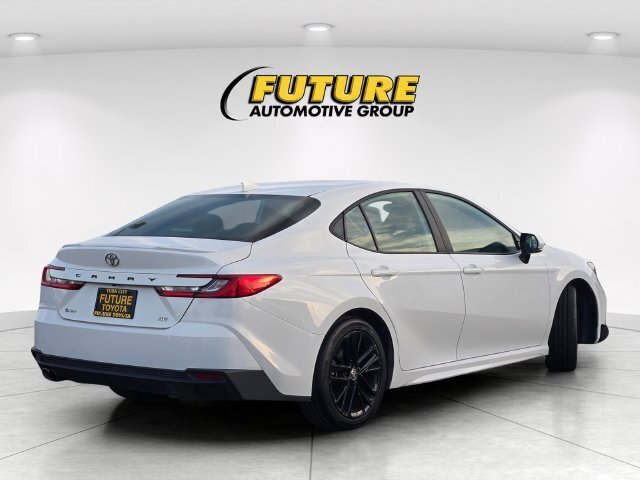 Certified 2025 Toyota Camry SE FWD image 5