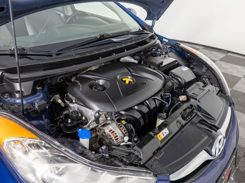 Used 2013 Hyundai Elantra GLS w/ Preferred Pkg image 39