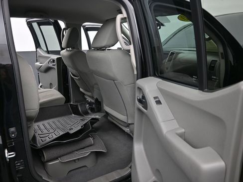 Used 2020 Nissan Frontier SV w/ Midnight Edition Floor Mats image 29