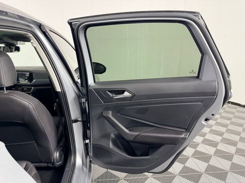 Used 2023 Volkswagen Jetta SE image 32