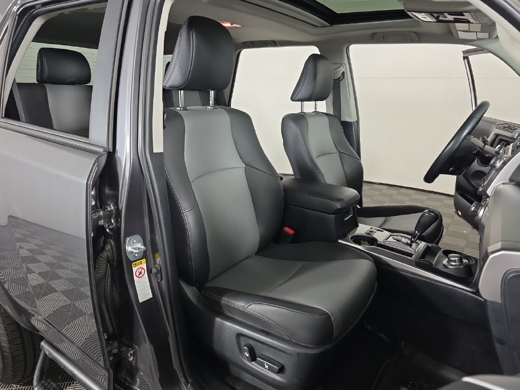 Used 2019 Toyota 4Runner SR5 Premium AWD/4WD image 32