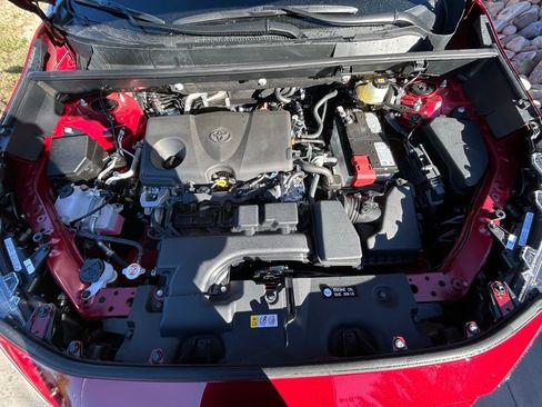 Used 2025 Toyota RAV4 XLE w/ Convenience Package image 28