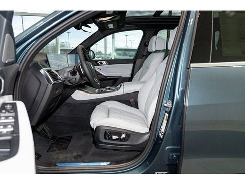 New 2026 BMW X5 xDrive40i w/ Climate Comfort Package image 60