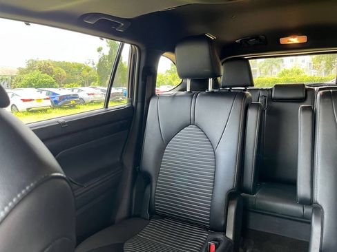 Used 2025 Toyota Highlander XSE AWD/4WD image 37