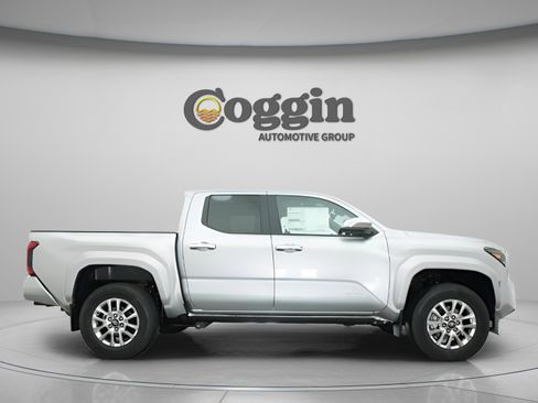 New 2026 Toyota Tacoma Limited AWD/4WD image 21