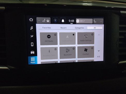 Used 2022 Chrysler Voyager LX image 25