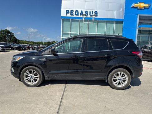 Used 2018 Ford Escape SEL FWD image 2