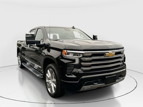Used 2025 Chevrolet Silverado 1500 High Country w/ High Country Premium Package AWD/4WD image 1