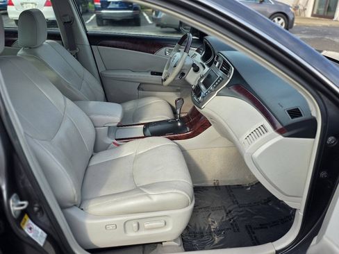 Used 2011 Toyota Avalon Limited FWD image 10