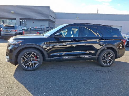 New 2026 Ford Explorer ST w/ Sun And Sound Package image 4