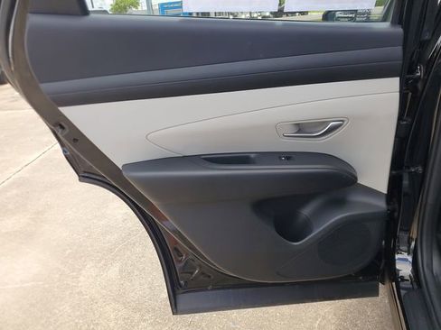 Used 2025 Hyundai Tucson SEL FWD image 12