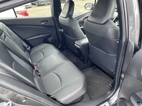 Used 2017 Toyota Prius Three Touring FWD image 40