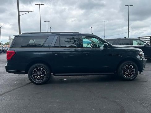 Used 2022 Ford Expedition Max XLT image 3